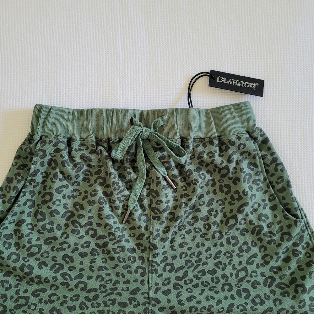 Blank NYC🗽Leopard🐆 Print Lounge Shorts - NWT - Picture 3 of 14